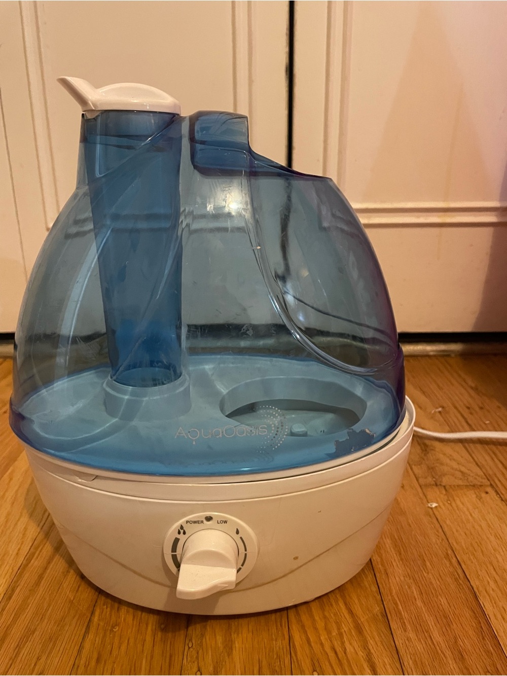 Blue White Humidifier - AquaOasis Style